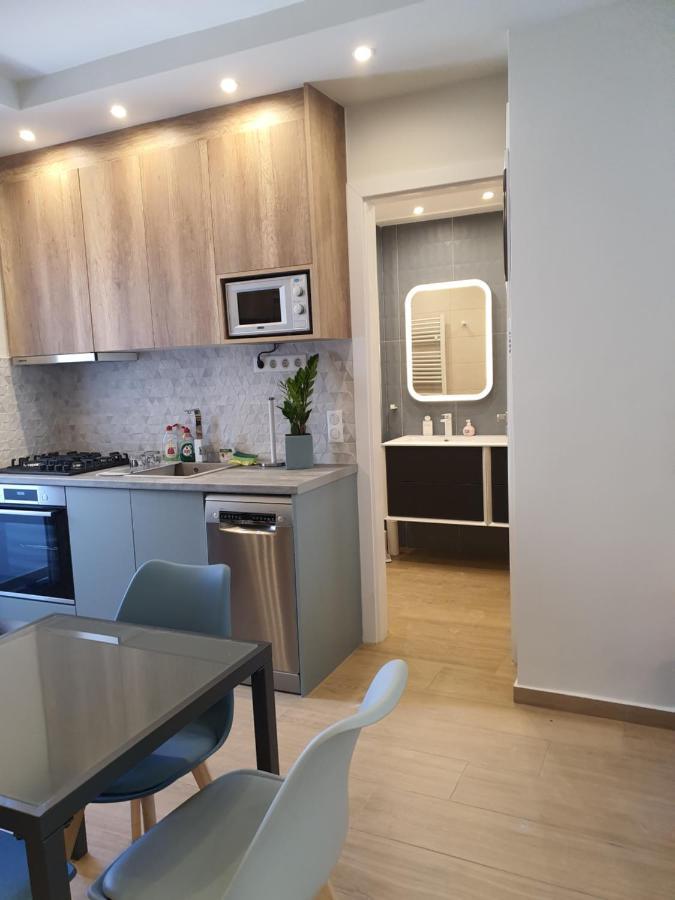 Tony'S Suite With Parking Athena Bagian luar foto