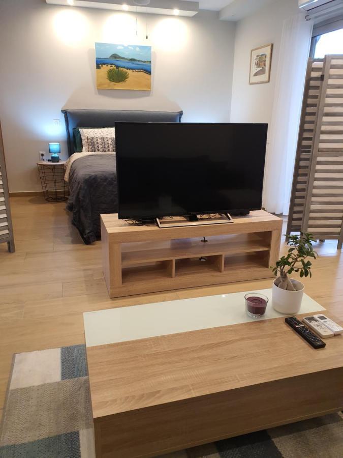 Tony'S Suite With Parking Athena Bagian luar foto