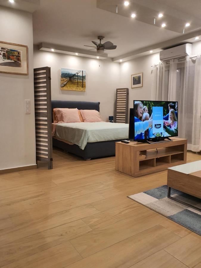 Tony'S Suite With Parking Athena Bagian luar foto
