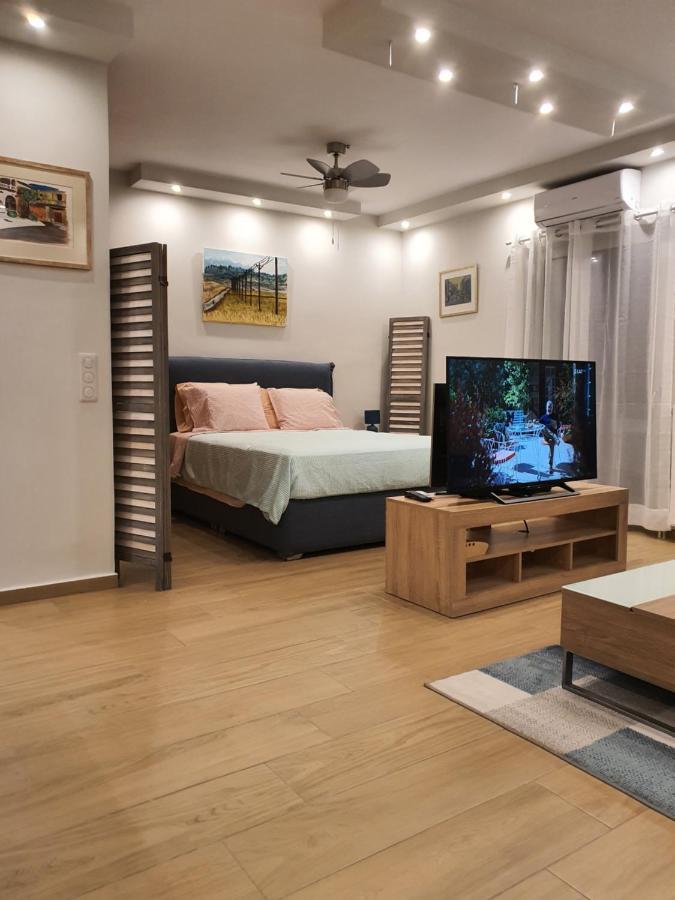Tony'S Suite With Parking Athena Bagian luar foto