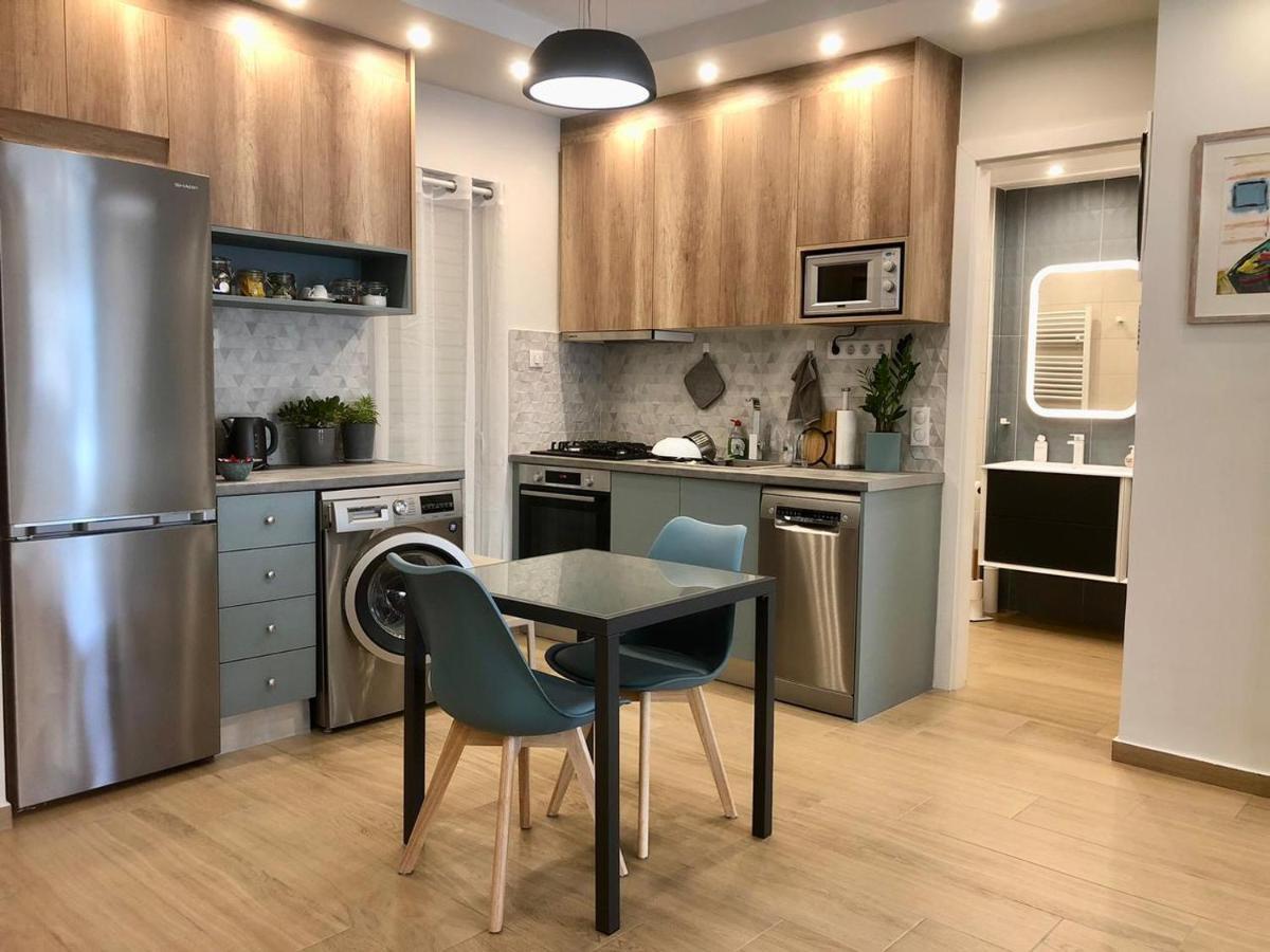 Tony'S Suite With Parking Athena Bagian luar foto